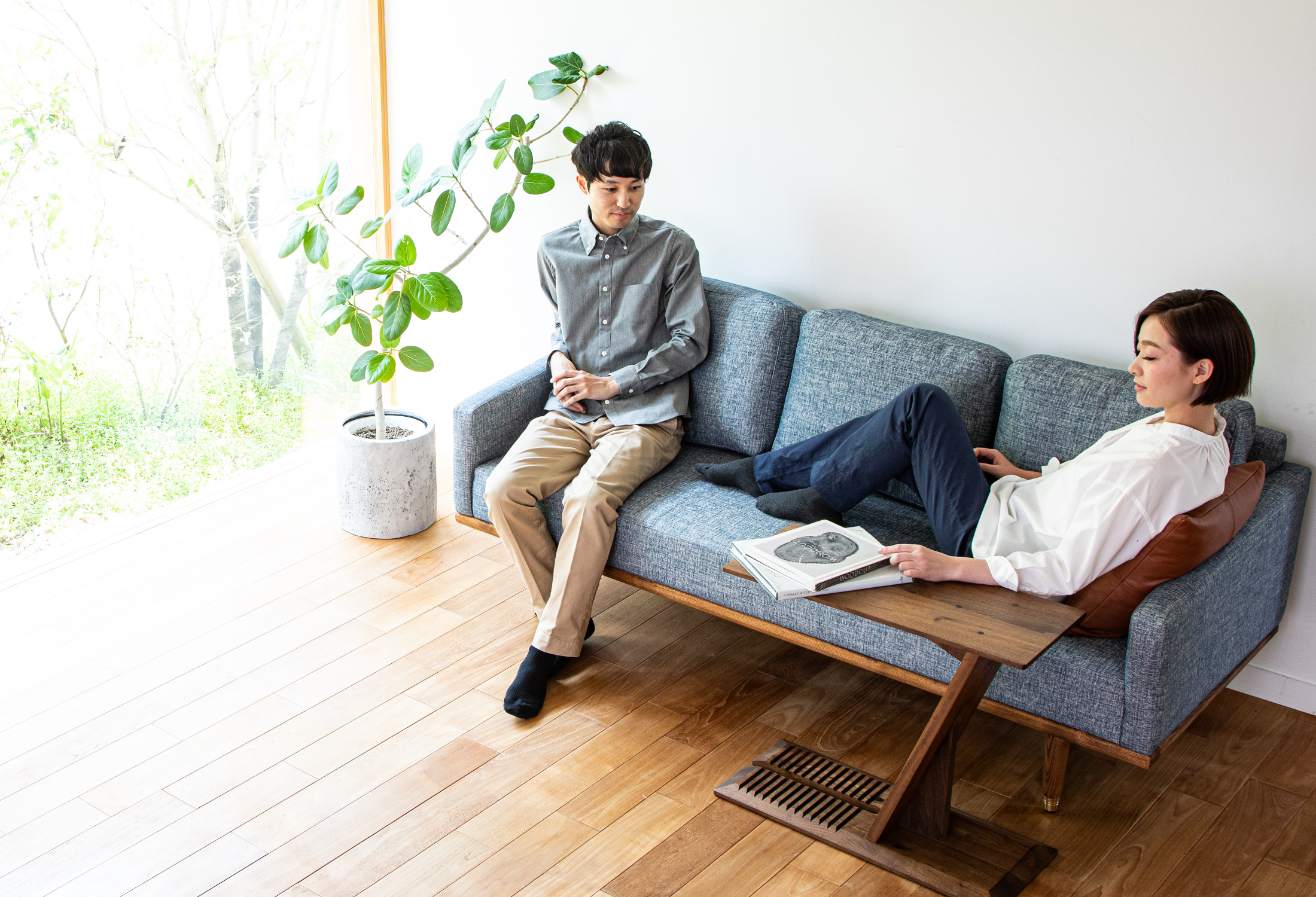 広々とした座面で快適に過ごせるソファFOLKEフォルケ